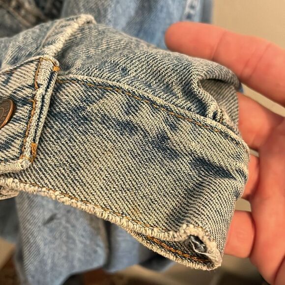 Vintage Levi’s Blue Distressed Relaxed Trucker Denim Jacket Pockets Button - Picture 8 of 14